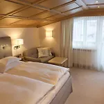 アラベル ホテル レッヒ